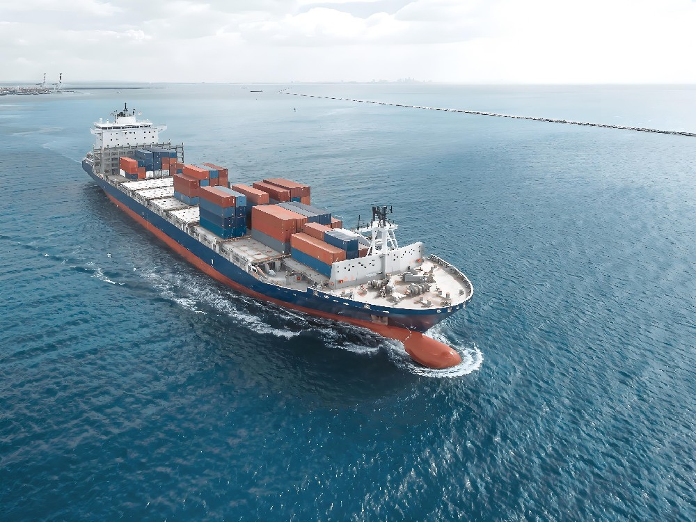 U.S. Imposes Port Fees on Chinese Vessels; China Revises Maritime Regulations to Strengthen Countermeasures