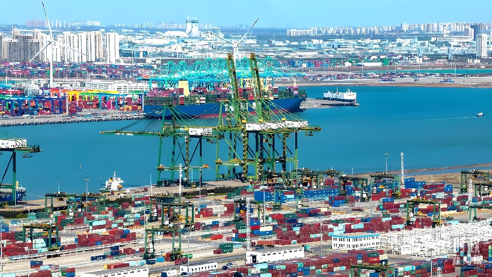 Tianjin Port Pioneers Multi-Terminal Integrated Management System Self-Controlled Technology Creates Smart Port “Tianjin Port Solution”