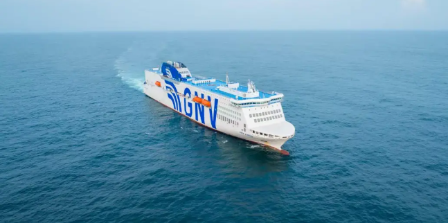 China's First Large Dual-Fuel Ro-Ro Passenger Ship Designed Entirely Independently Successfully Delivered