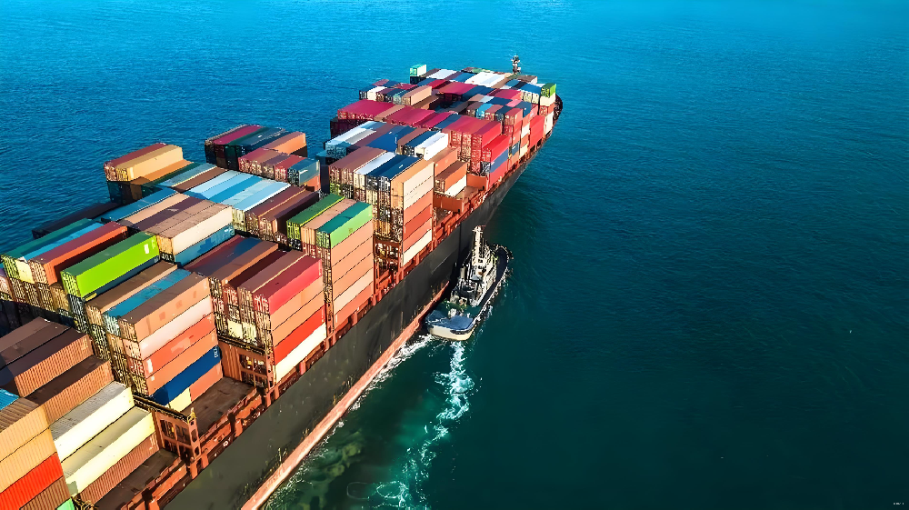 U.S. routes plunge while European routes surge! Freight rates experience stark contrasts.