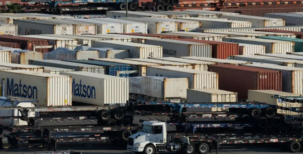 European Logistics Peak Season in Crisis! FBA Warehouse Delays and Air Freight Booking Challenges: How Can Sellers Tackle Christmas Shipping Headwinds?