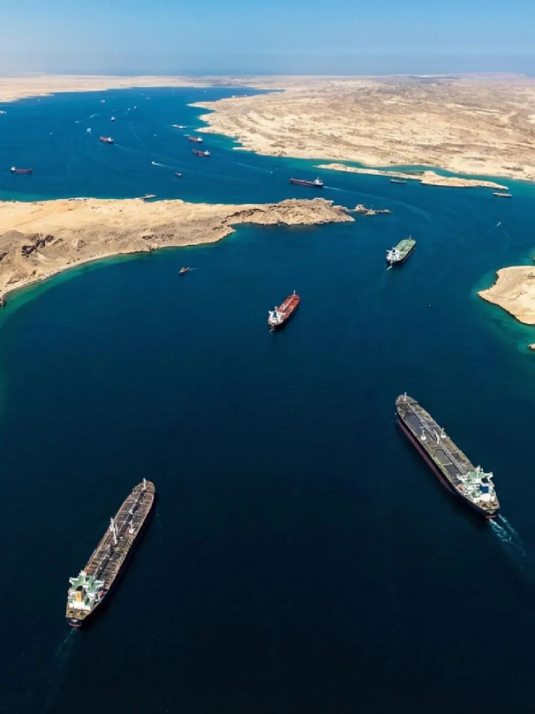 Is the Strait of Hormuz closed again? With the ceasefire agreement having been in effect for only a few hours, would your cargo ship still dare to sail the U.S. West Coast route?