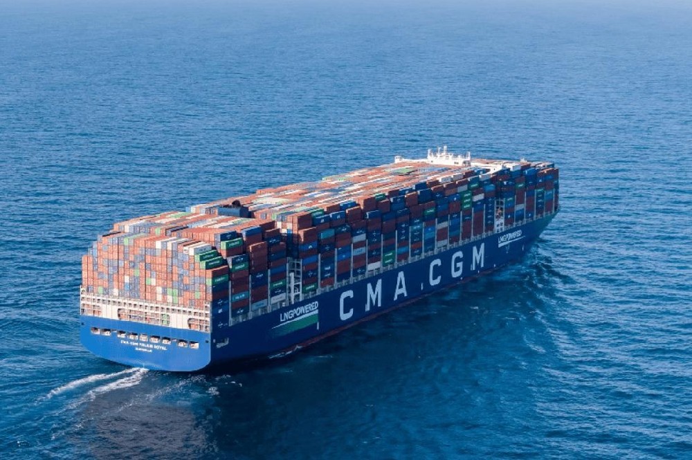 Breaking! CMA CGM's New Vessel Hit by Massive Waves in Mediterranean, 58 Containers Fall Overboard! Storm “Harry” Generates 16-Meter-High Waves